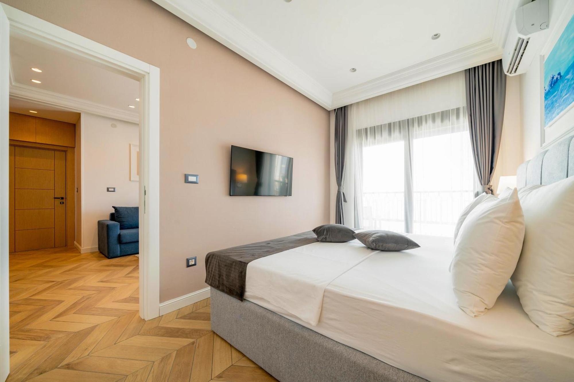 Exclusive Hotel Budva Bagian luar foto