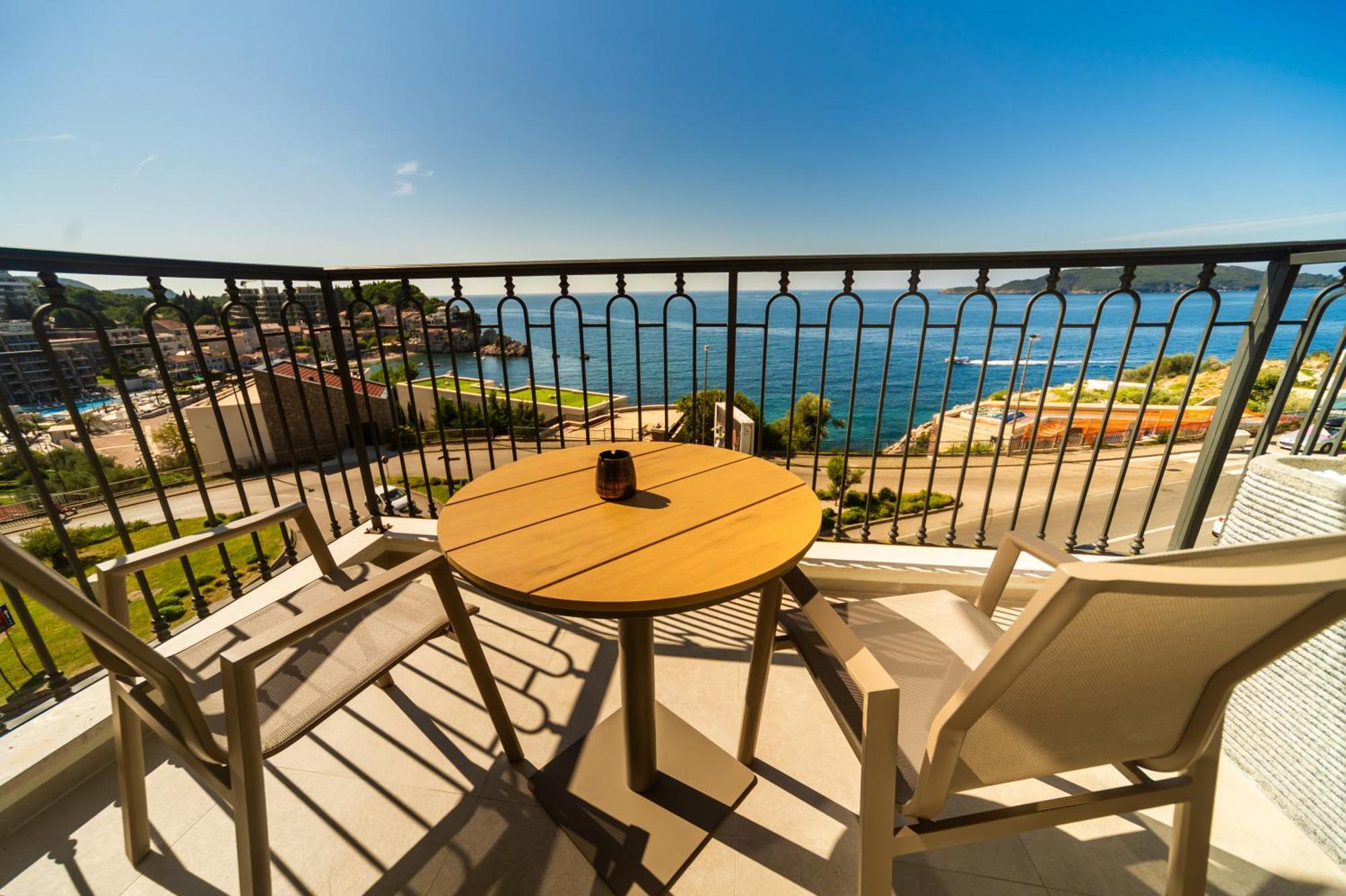 Exclusive Hotel Budva Bagian luar foto