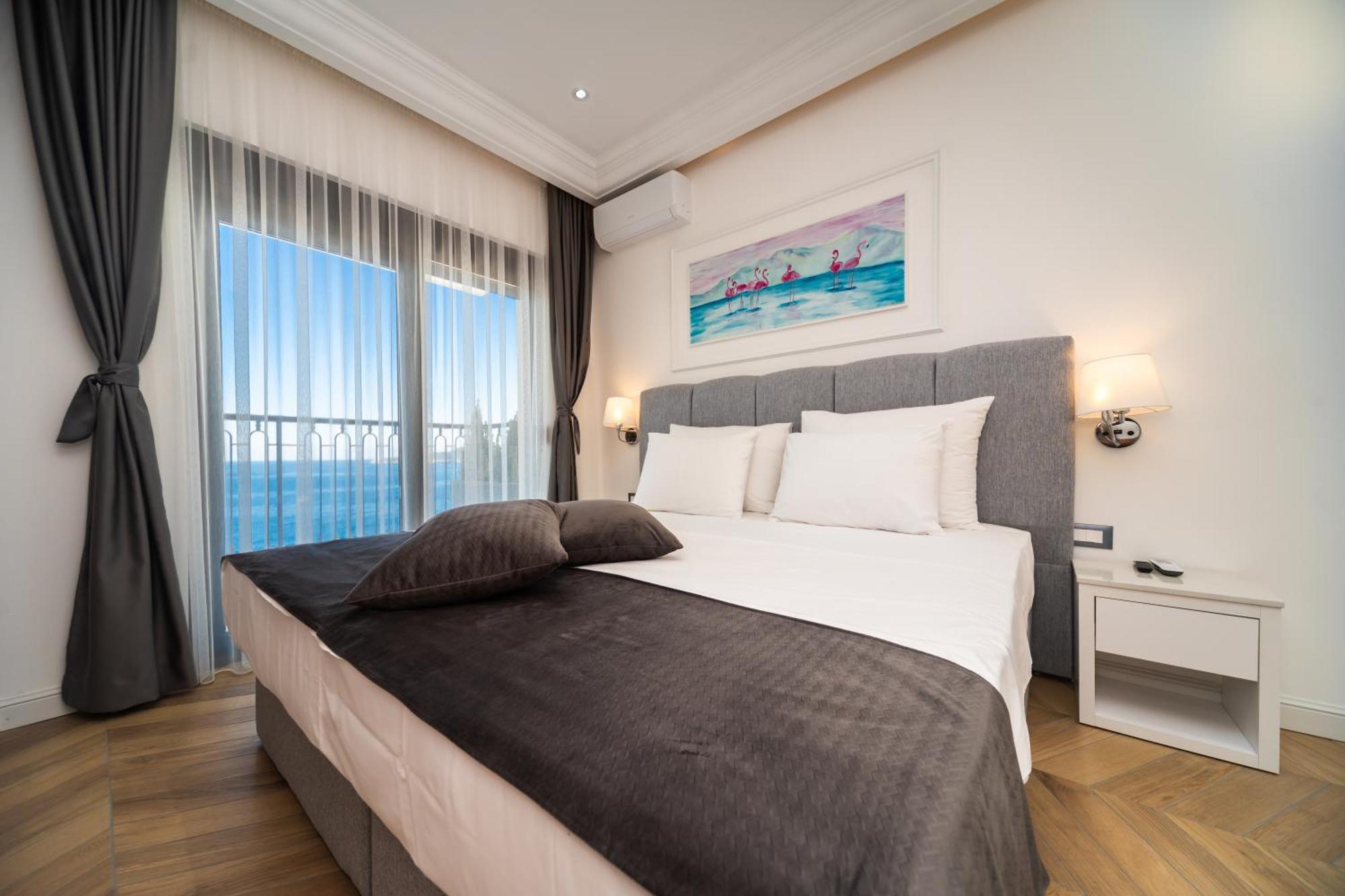 Exclusive Hotel Budva Bagian luar foto