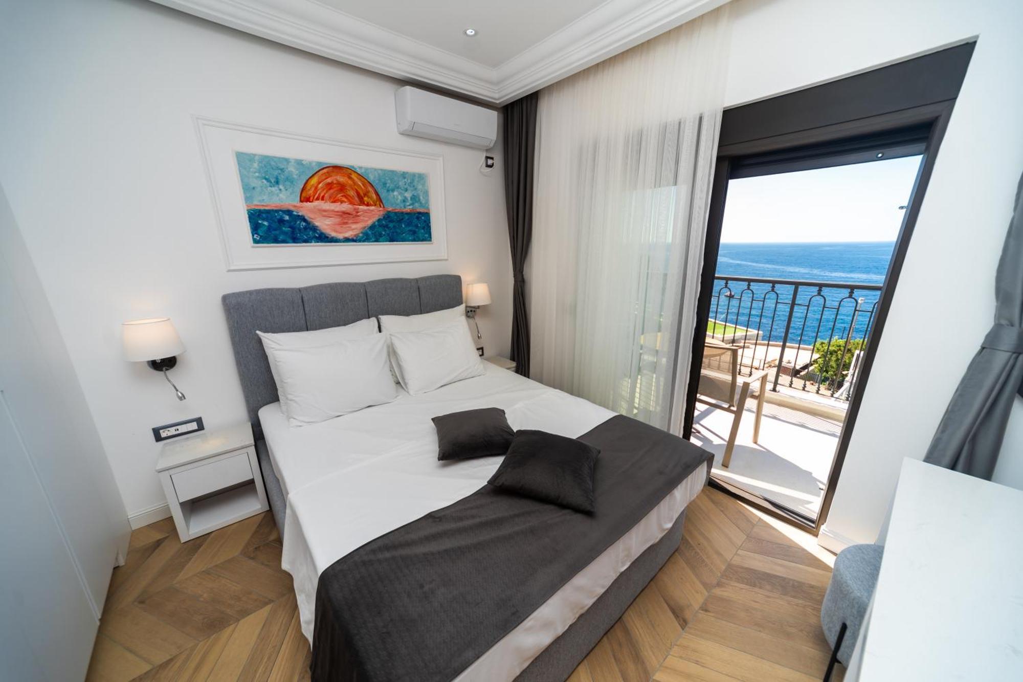 Exclusive Hotel Budva Bagian luar foto