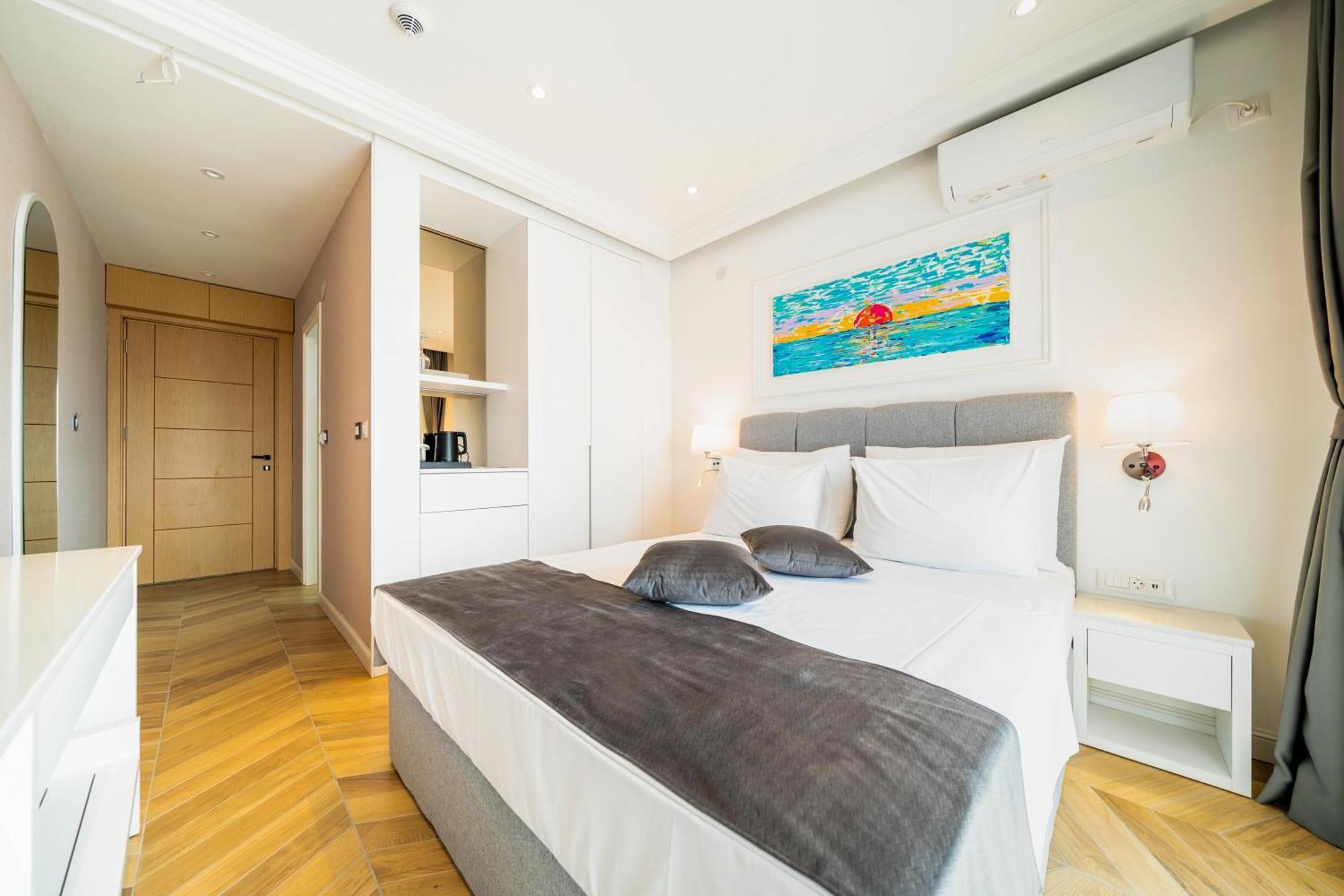Exclusive Hotel Budva Bagian luar foto