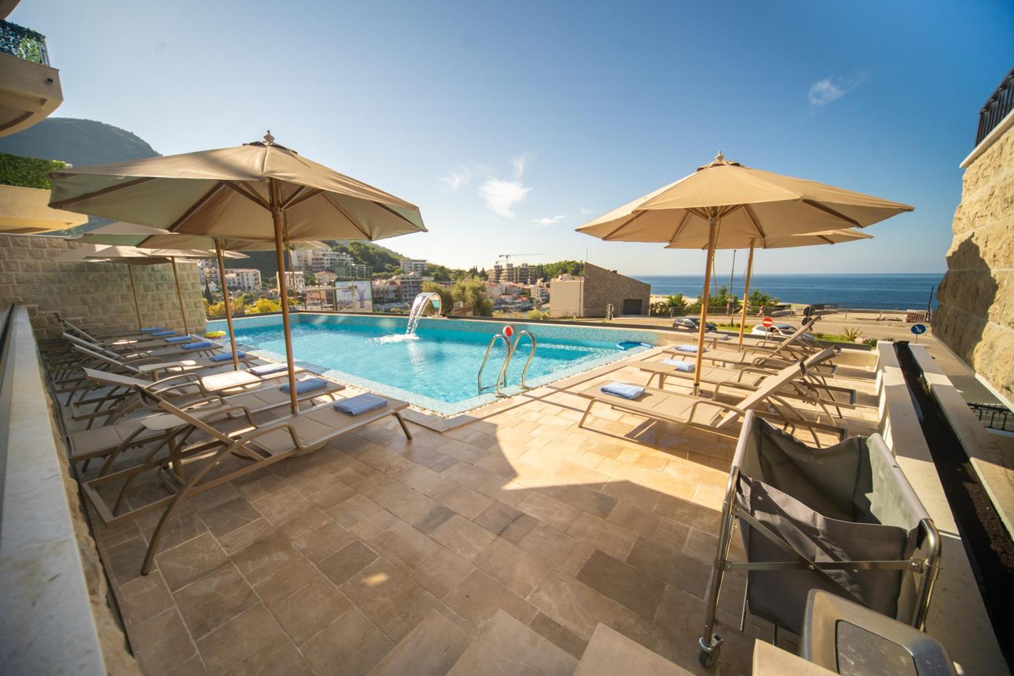 Exclusive Hotel Budva Bagian luar foto